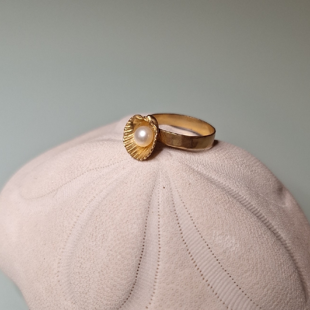 Gold Ring with Pearl Accent
